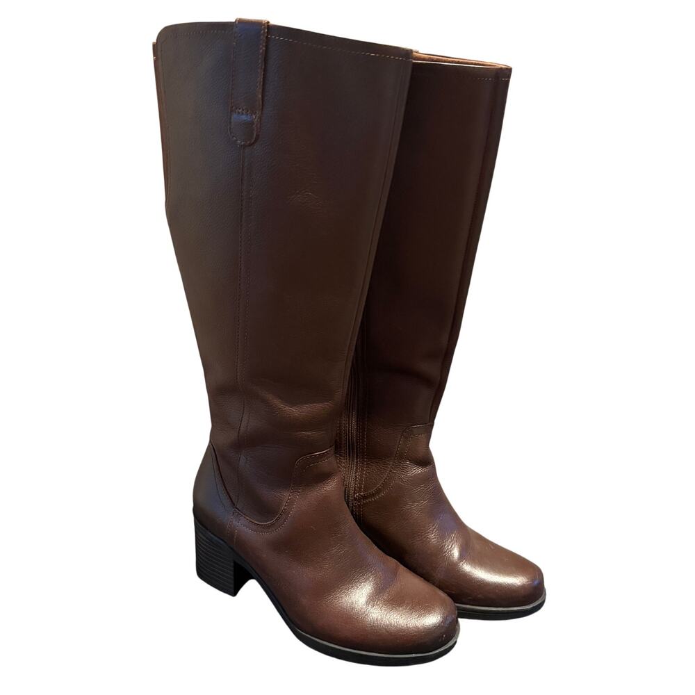 Clarks Tall Brown Boots Women Size 6 EUC